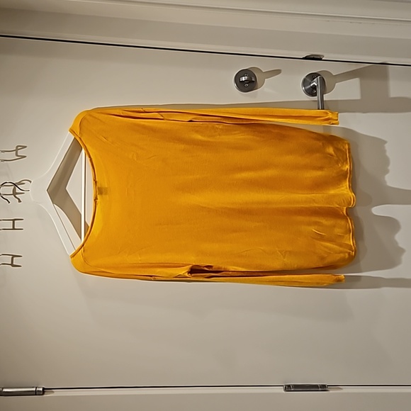 Lightweight Marigold Sweater - M - Picture 3 of 3